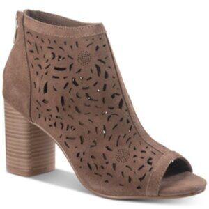 New in box American Rag Glia Suede Perforated Shooties